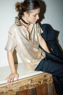 Polo Tricot Metalizada Dourado